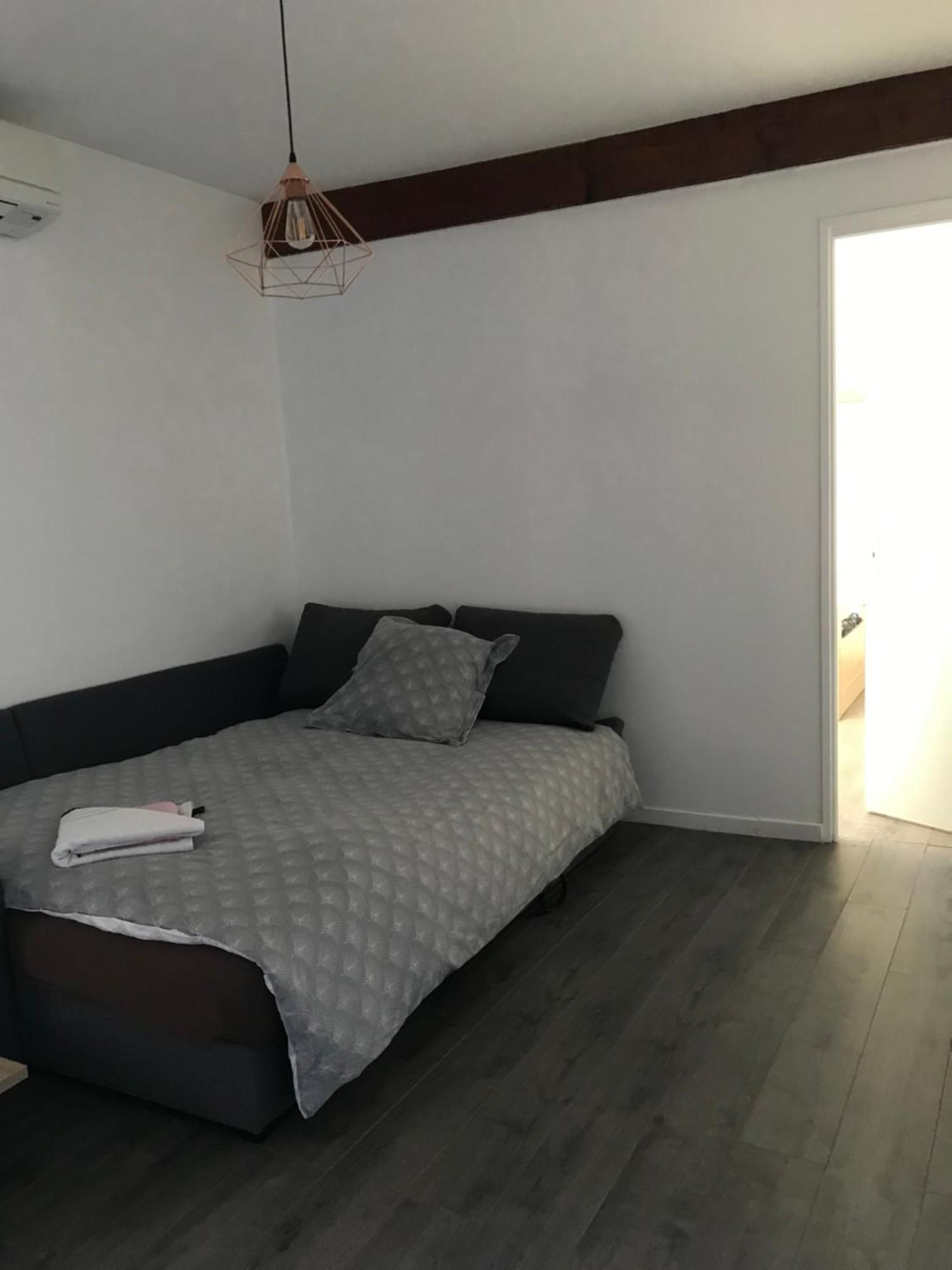 Brié-et-Angonnes Appartement Dans Maison מראה חיצוני תמונה